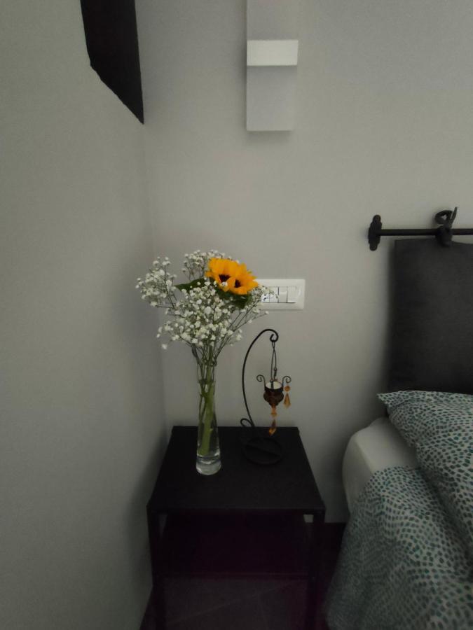 Casa Vacanze Vicolo Della Luna Ambra ภายนอก รูปภาพ